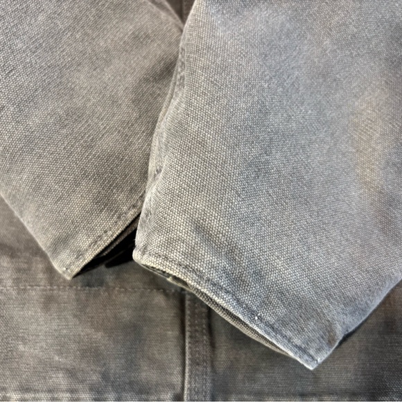 Carhartt Men's Sherpa Lined Sandstone Sierra Jacket Model
#J141 Grey/Charcoal - Picture 10 of 13